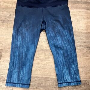 Under Armour Women’s Blue Capri Leggings